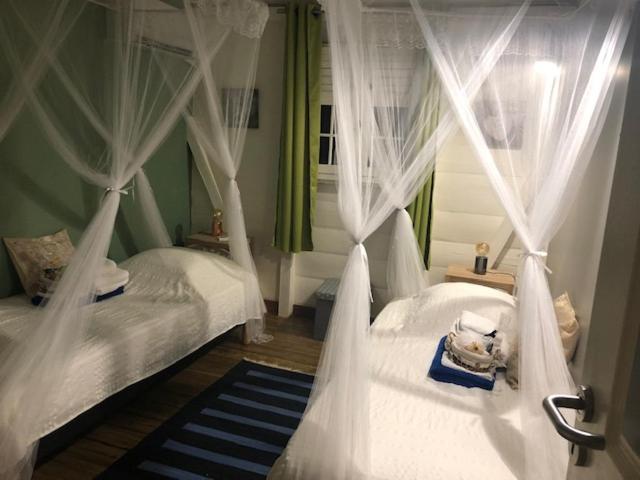 Habitation Baliache - Maison Creole Avec Jardin Privatif, Plage A 200M Deshaies Zewnętrze zdjęcie