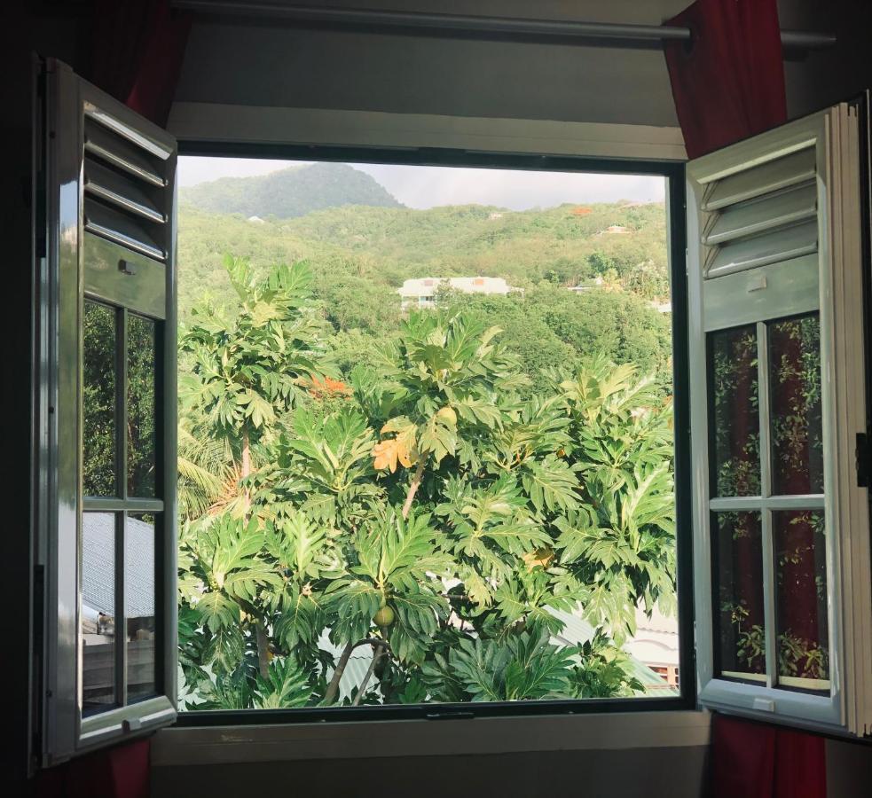 Habitation Baliache - Maison Creole Avec Jardin Privatif, Plage A 200M Deshaies Zewnętrze zdjęcie