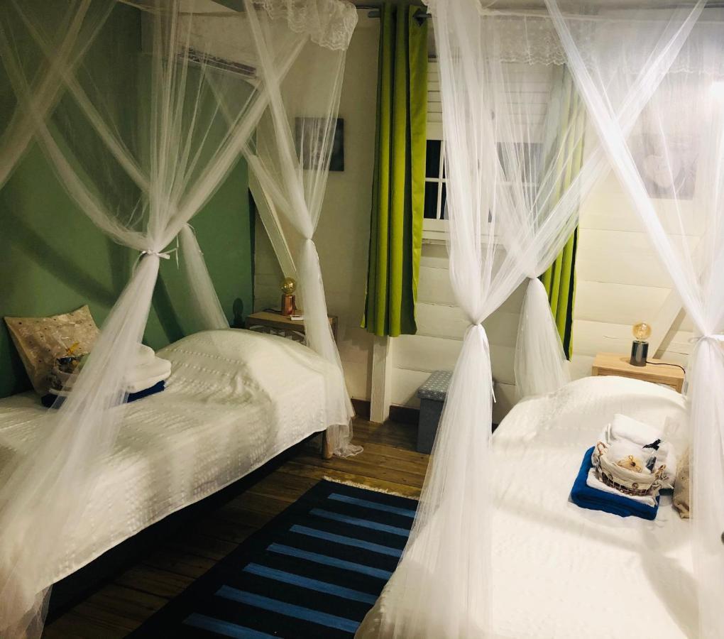 Habitation Baliache - Maison Creole Avec Jardin Privatif, Plage A 200M Deshaies Zewnętrze zdjęcie